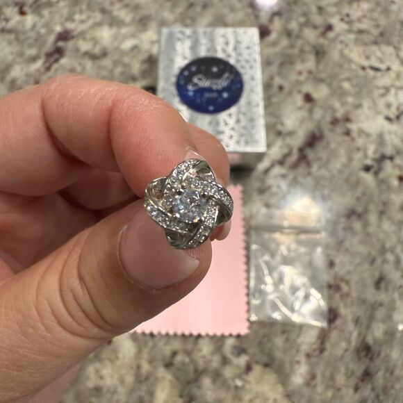 NEW 925 Sterling Silver Elegant Silver Knot Earrings - Picture 10 of 13